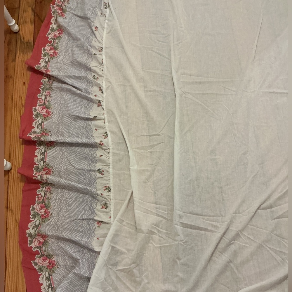 Vintage Shabby Chic Intima Bedskirt - Picture 8 of 15